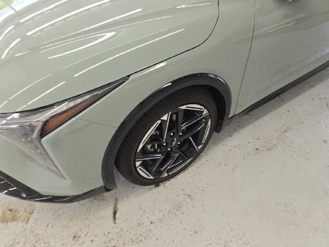 Pre-Owned 2025 Kia K4 GT-Line - photo - 8