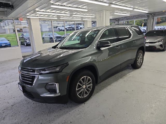 Pre-Owned 2023 Chevrolet Traverse LT - photo - 1