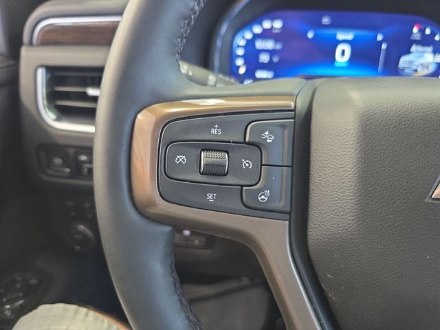Pre-Owned 2024 Chevrolet Suburban High Country - photo - 19