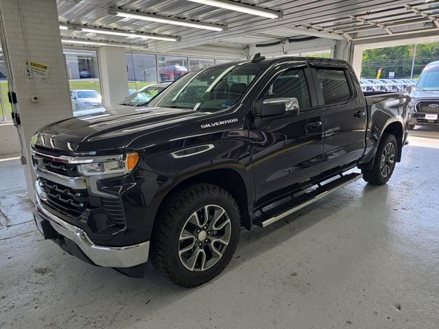 Pre-Owned 2022 Chevrolet Silverado 1500 LT - photo - 1