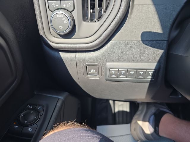 New 2026 Chevrolet Silverado 2500HD Work Truck - photo - 18