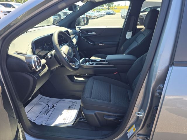 New 2027 Chevrolet Equinox LT - photo - 12