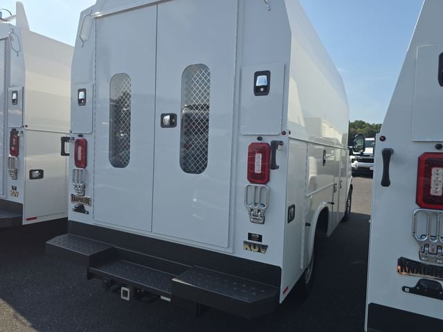 New 2026 Chevrolet Express 3500 Work Van - photo - 6