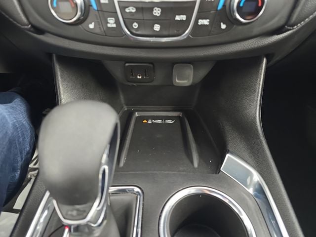 Pre-Owned 2023 Chevrolet Traverse LT - photo - 21