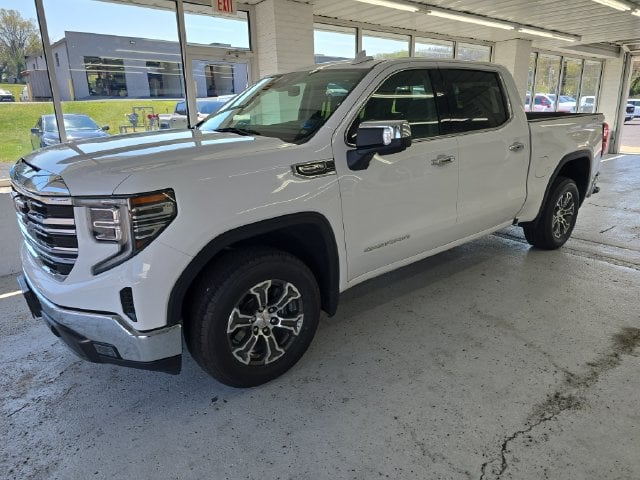 Pre-Owned 2025 GMC Sierra 1500 SLT - photo - 3