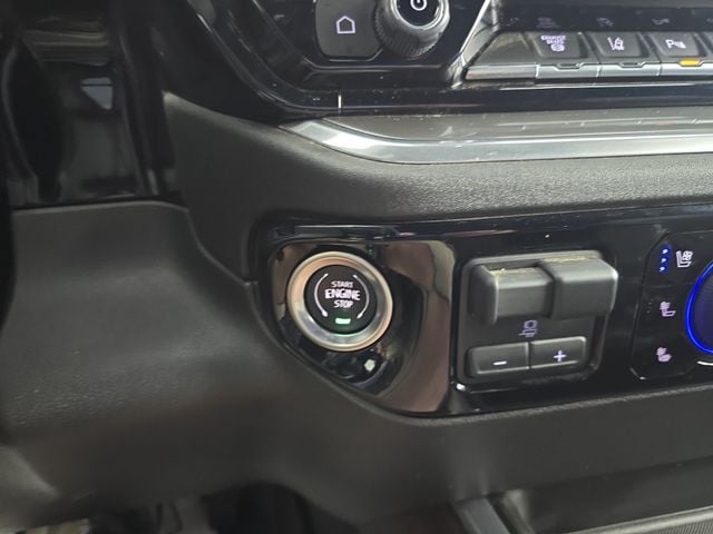 Pre-Owned 2025 Chevrolet Silverado 2500HD High Country - photo - 24