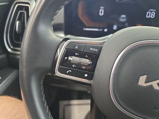 Pre-Owned 2024 Kia Sorento S - photo - 18