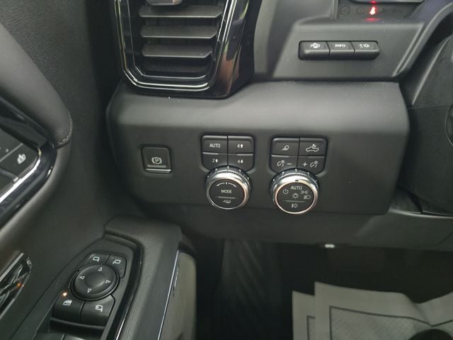 Pre-Owned 2024 GMC Sierra 1500 AT4X - photo - 20