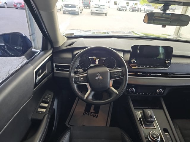 Pre-Owned 2023 Mitsubishi Outlander SE - photo - 11