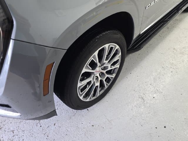 Pre-Owned 2025 GMC Yukon Denali - photo - 8