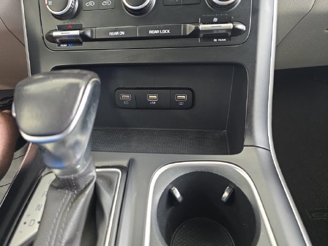 Pre-Owned 2024 Kia Carnival LX - photo - 20