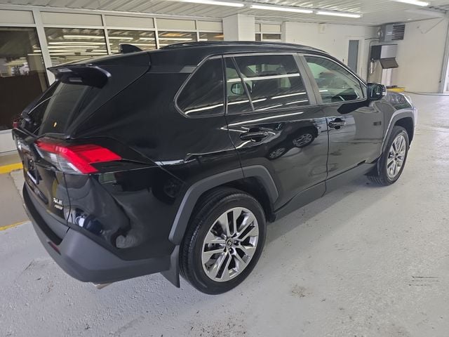Pre-Owned 2023 Toyota RAV4 XLE Premium - photo - 5
