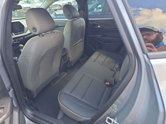 New 2026 Chevrolet Trax ACTIV - photo - 9