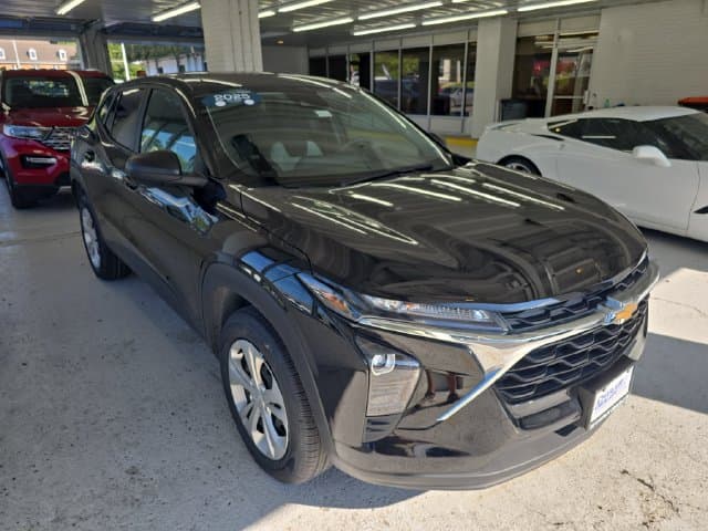 Pre-Owned 2025 Chevrolet Trax LS - photo - 6