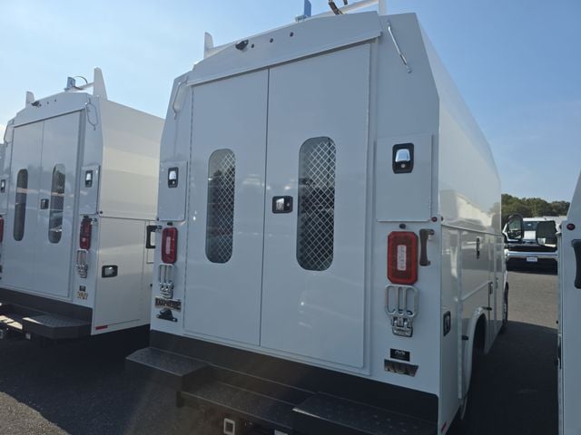 New 2026 Chevrolet Express 3500 Work Van - photo - 5