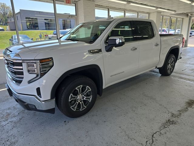 Pre-Owned 2025 GMC Sierra 1500 SLT - photo - 3