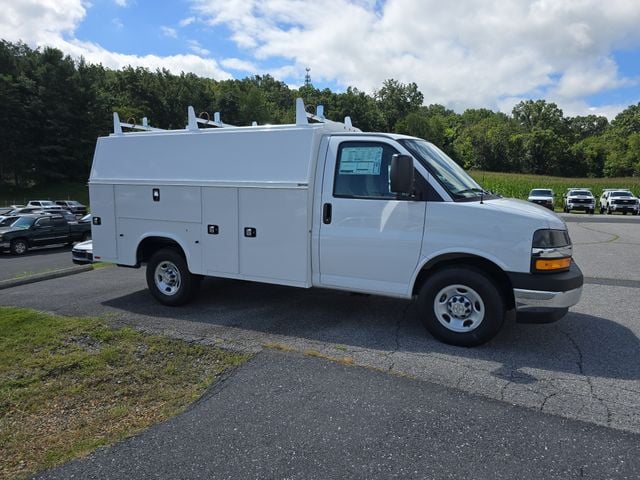 New 2025 Chevrolet Express 3500 Work Van - photo - 5