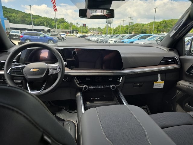 New 2026 Chevrolet Suburban Premier - photo - 10
