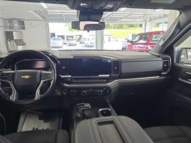 Pre-Owned 2022 Chevrolet Silverado 1500 LT - photo - 10