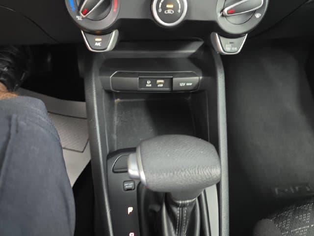 Pre-Owned 2020 Kia Rio S - photo - 20
