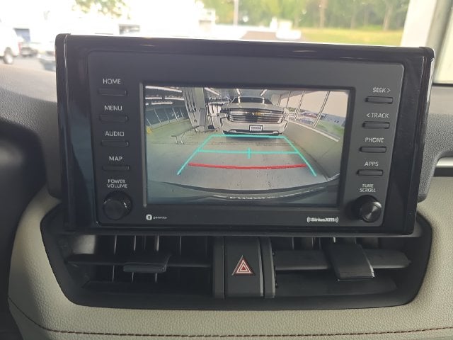 Pre-Owned 2021 Toyota RAV4 XLE - photo - 14