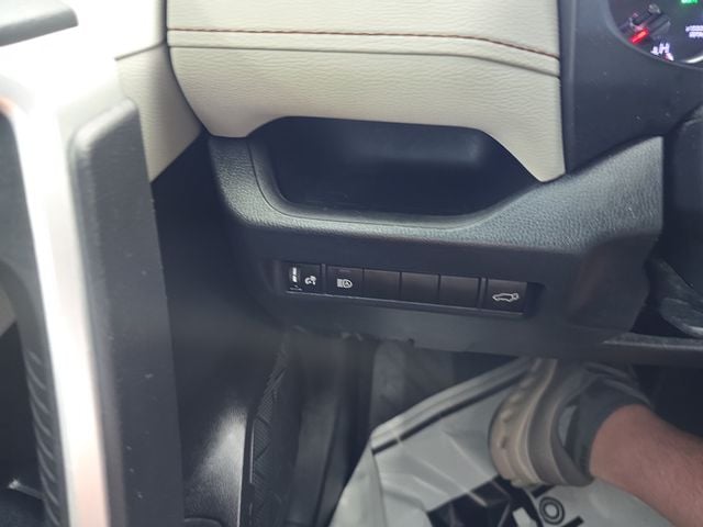 Pre-Owned 2022 Toyota RAV4 XLE - photo - 20