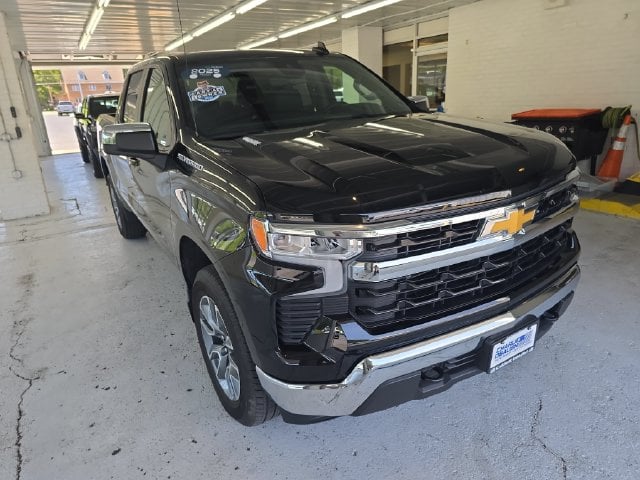 Pre-Owned 2025 Chevrolet Silverado 1500 LT - photo - 6