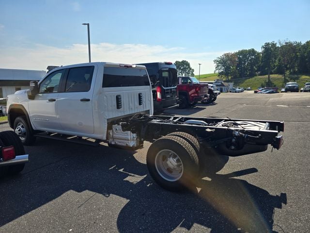 New 2026 GMC Sierra 3500HD Pro - photo - 1