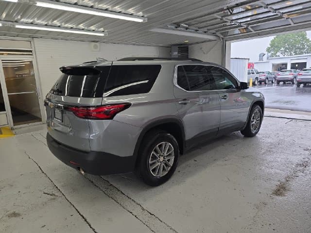 Pre-Owned 2023 Chevrolet Traverse LT - photo - 5