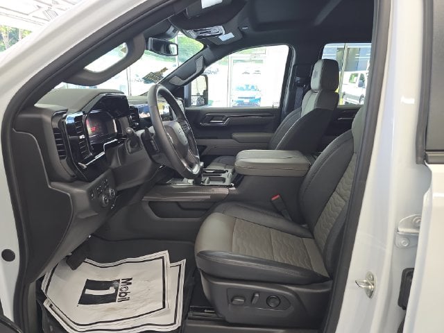 Pre-Owned 2024 Chevrolet Silverado 1500 ZR2 - photo - 12