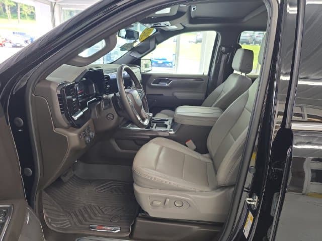 Pre-Owned 2024 Chevrolet Silverado 1500 LTZ - photo - 13
