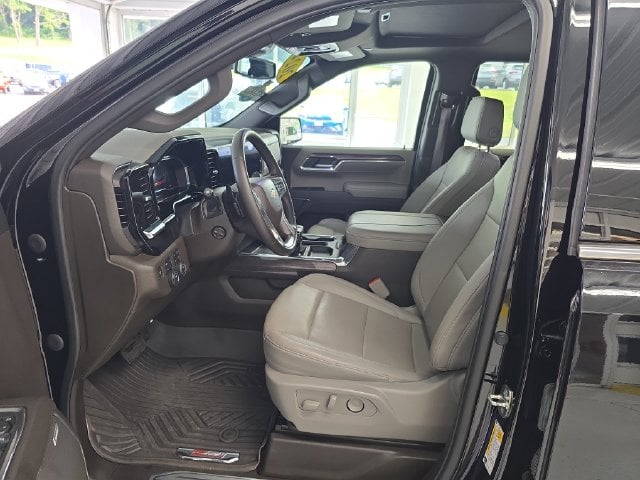 Pre-Owned 2024 Chevrolet Silverado 1500 LTZ - photo - 13