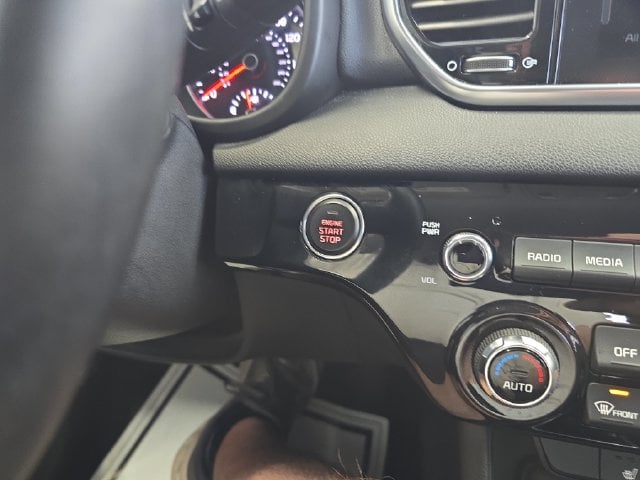 Pre-Owned 2021 Kia Sportage EX - photo - 21
