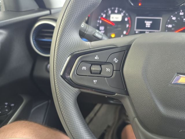 New 2026 Chevrolet Trax LS - photo - 17