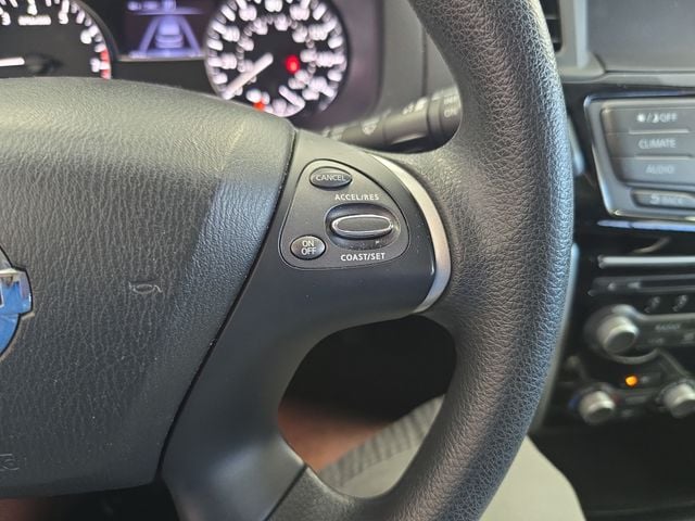 Pre-Owned 2019 Nissan Pathfinder S - photo - 17
