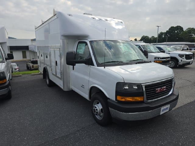 New 2025 GMC Savana Cutaway 4500 4500 Van - photo - 6