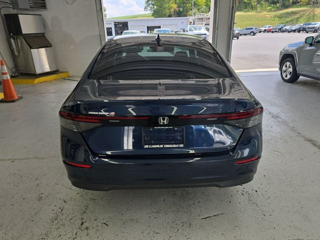 Pre-Owned 2024 Honda Accord EX - photo - 3