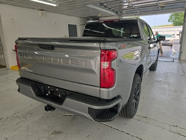 Pre-Owned 2023 Chevrolet Silverado 1500 Custom - photo - 4