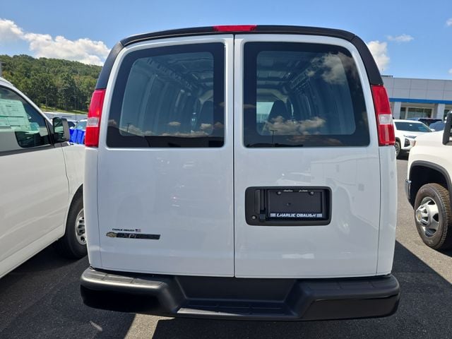 New 2026 Chevrolet Express 2500 Work Van - photo - 4