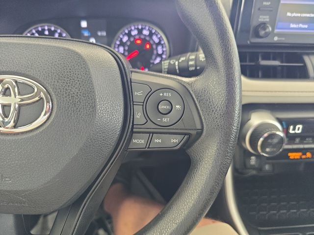 Pre-Owned 2022 Toyota RAV4 XLE - photo - 18