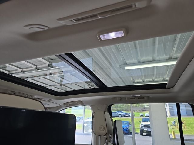 Pre-Owned 2024 GMC Yukon XL Denali - photo - 12