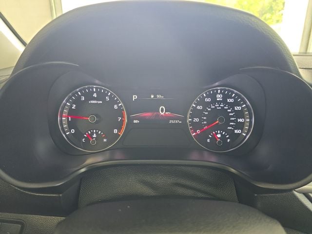 Pre-Owned 2024 Kia Forte LXS - photo - 16