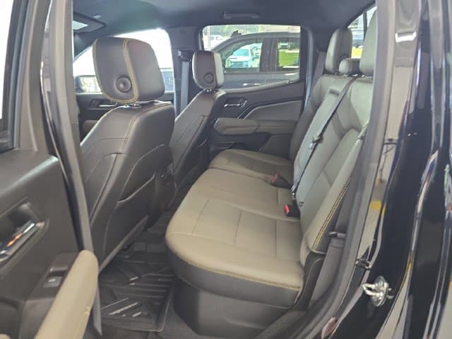Pre-Owned 2024 Chevrolet Colorado ZR2 - photo - 9