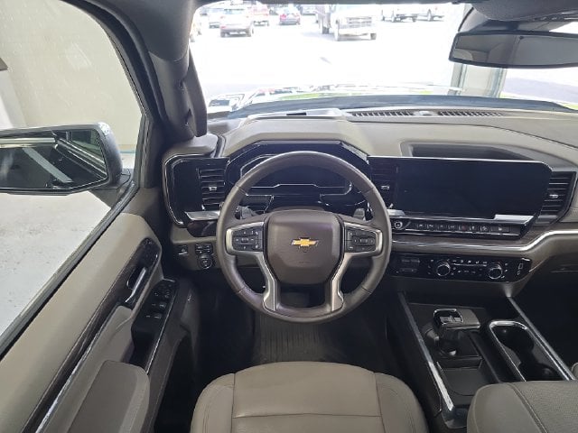 Pre-Owned 2024 Chevrolet Silverado 1500 LTZ - photo - 11
