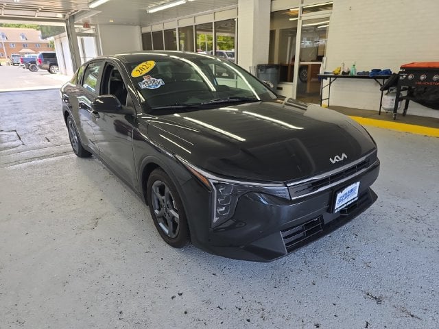 Pre-Owned 2025 Kia K4 LXS - photo - 6