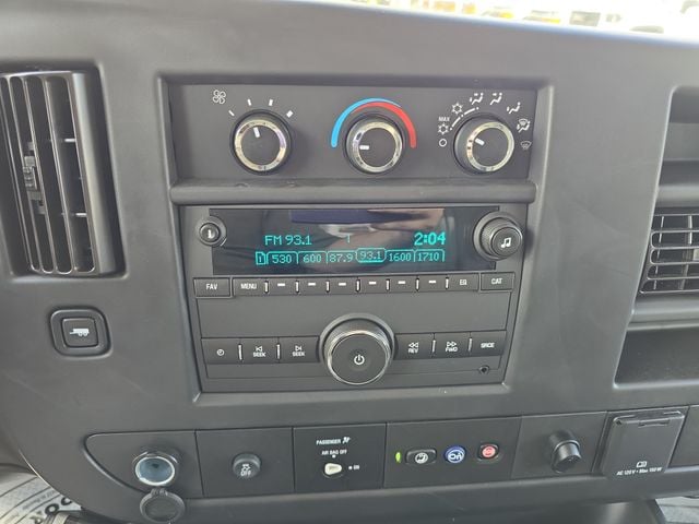 New 2025 Chevrolet Express 3500 Work Van - photo - 9
