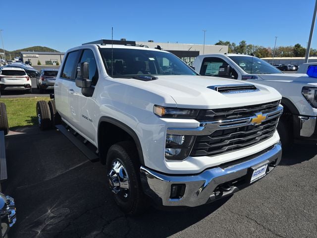 New 2026 Chevrolet Silverado 3500HD LT - photo - 5