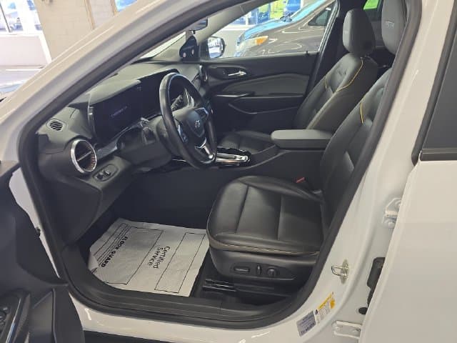 Pre-Owned 2024 Chevrolet Trax ACTIV - photo - 12