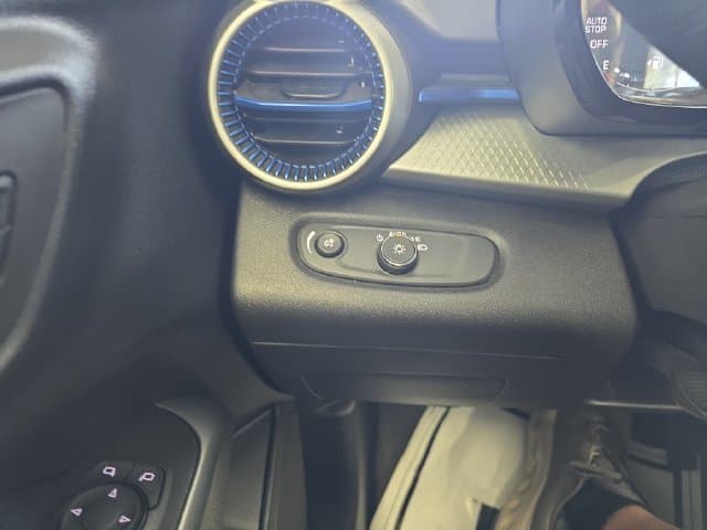 Pre-Owned 2025 Chevrolet Trax LS - photo - 19