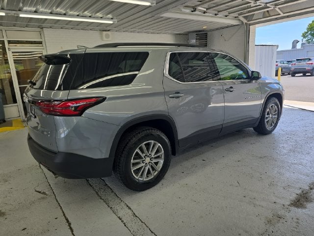 Pre-Owned 2023 Chevrolet Traverse LT - photo - 5